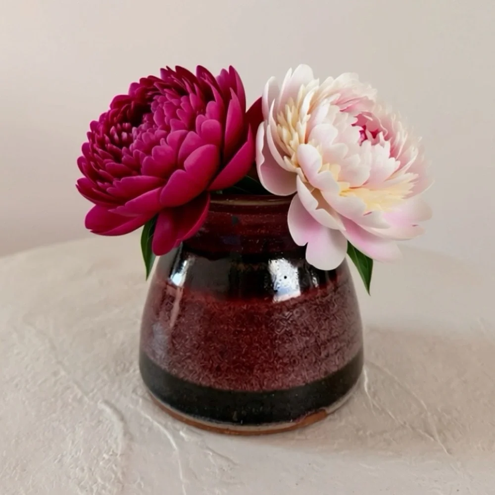 SMALL STUDIO POTTERY EGGPLANT PURPLE/BLACK GLAZED VASE BOHO‎ COTTAGE-CORE SIGNED - Picture 2 of 7